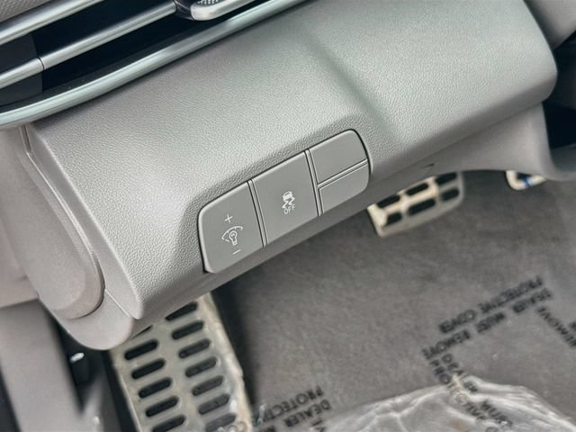 Certified 2026 Hyundai Elantra Sport FWD image 10