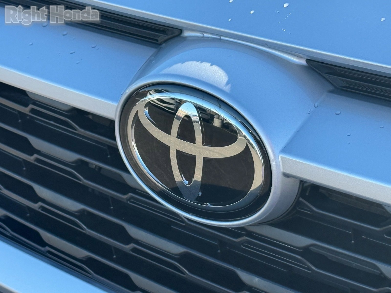 Used 2025 Toyota RAV4 XLE image 33