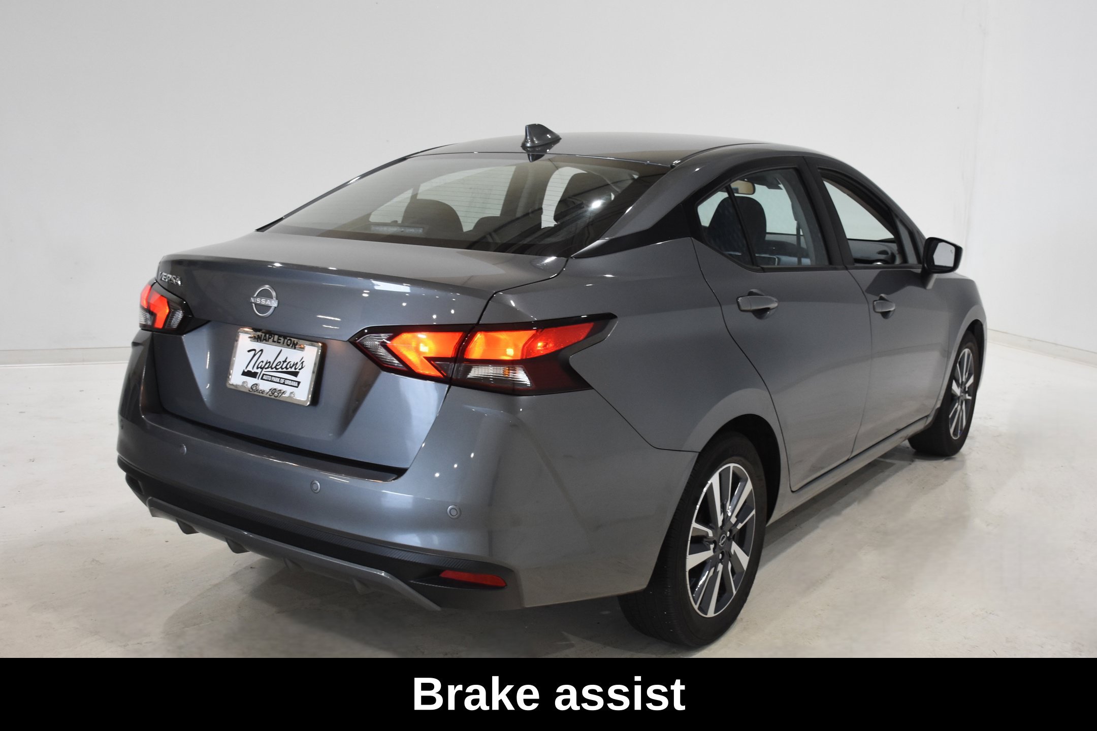 Used 2025 Nissan Versa SV FWD image 4