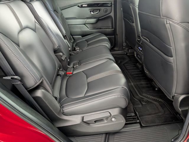 Used 2025 Honda Pilot Touring image 33