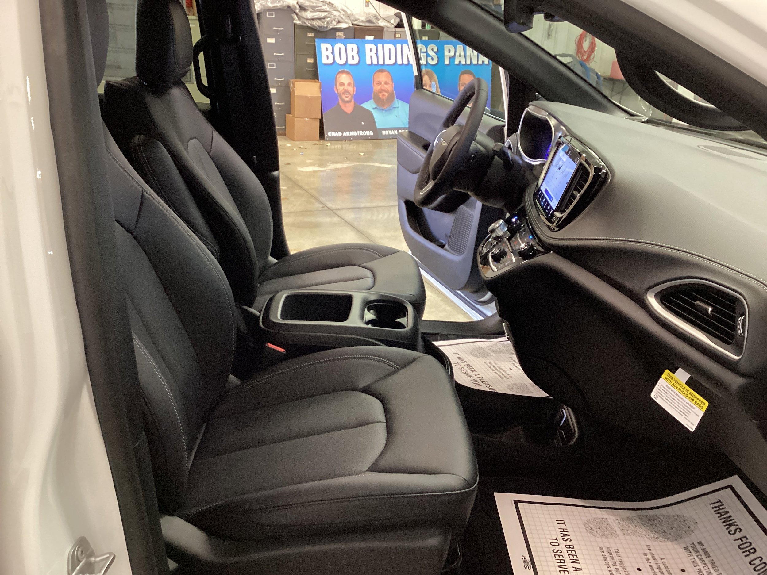 New 2026 Chrysler Pacifica Select FWD image 36