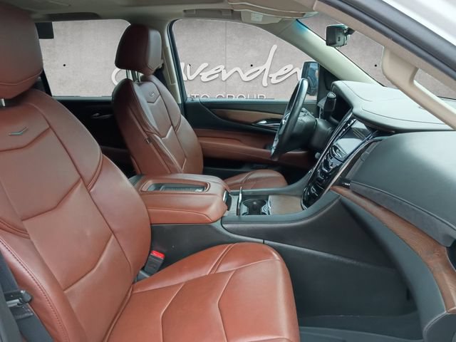 Used 2017 Cadillac Escalade Premium Luxury RWD image 24
