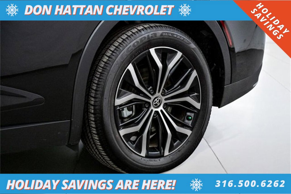 Used 2024 Toyota Crown XLE image 39