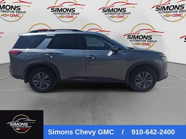 Used 2024 Nissan Pathfinder SV w/ SV Premium Package FWD image 10