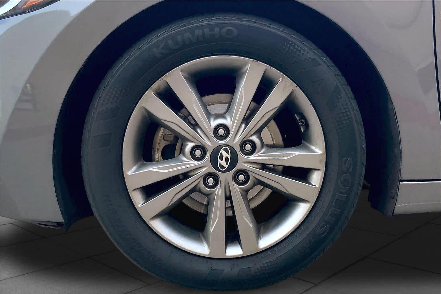 Used 2018 Hyundai Elantra SEL FWD image 11
