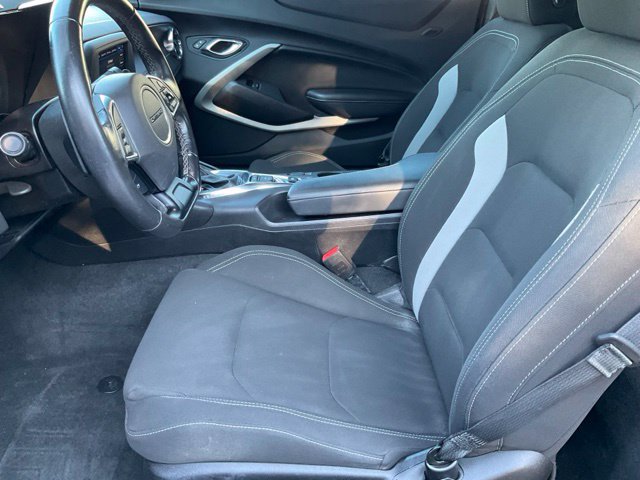 Used 2020 Chevrolet Camaro LT RWD image 5