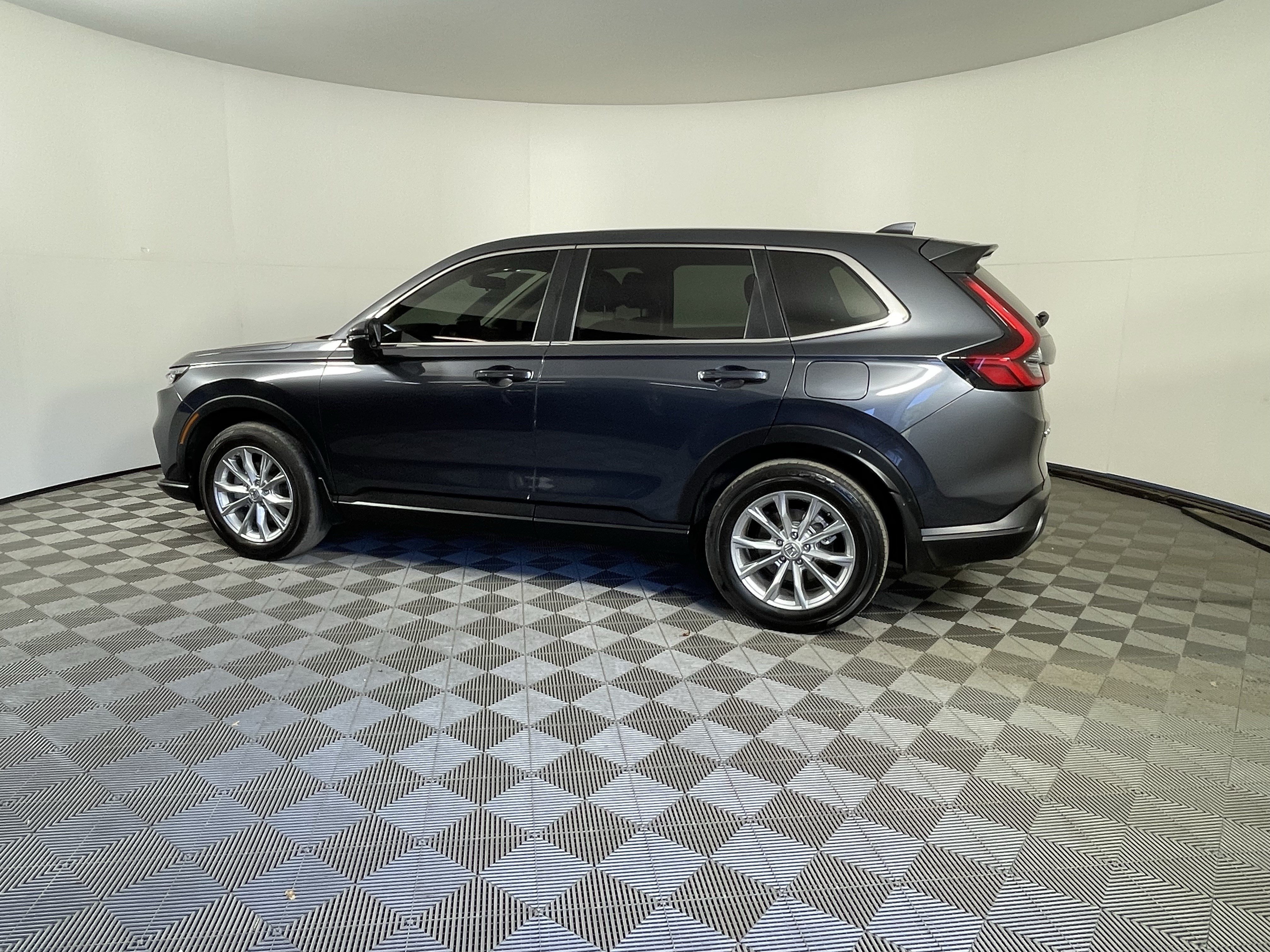 Used 2024 Honda CR-V EX image 2