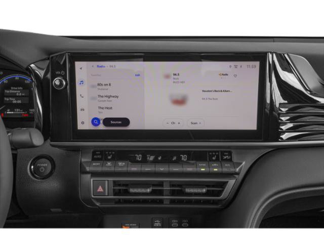 Used 2025 Toyota Camry XSE FWD image 9