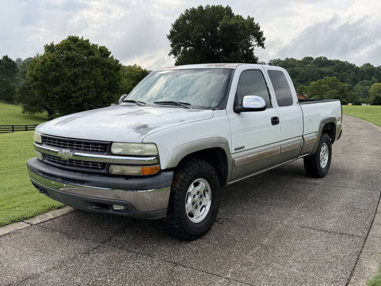 Used 2002 Chevrolet Silverado 1500 LS w/ Off-Road Pkg AWD/4WD image 3