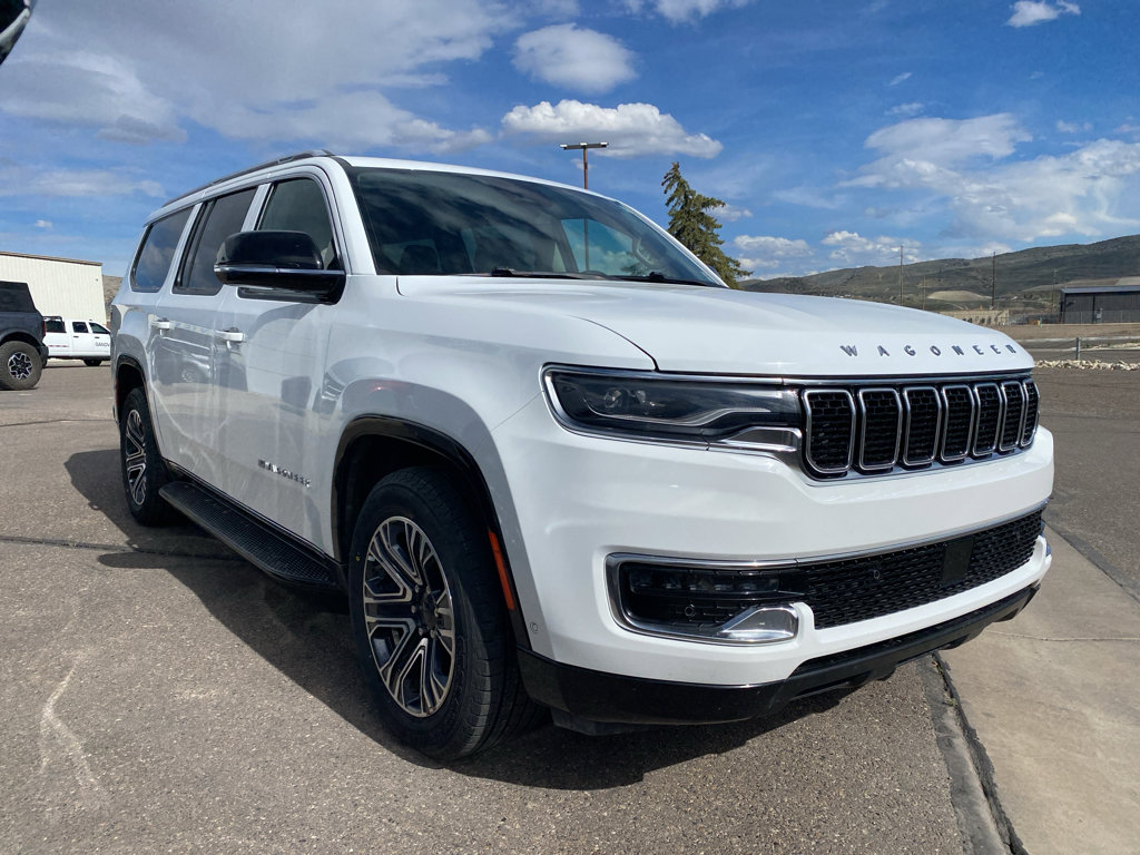 Used 2023 Jeep Wagoneer L Series II AWD/4WD image 19