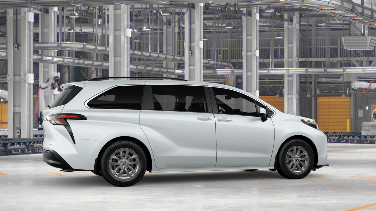 New 2026 Toyota Sienna XLE FWD image 28
