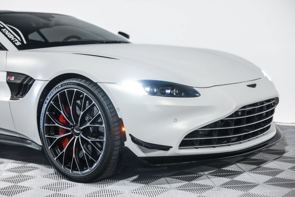 Used 2023 Aston Martin V8 Vantage Coupe RWD image 7