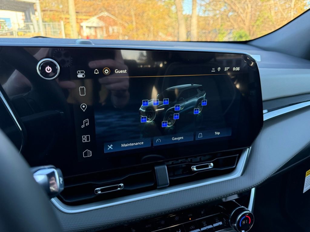 New 2026 Chevrolet Equinox LT w/ Convenience Package II image 14