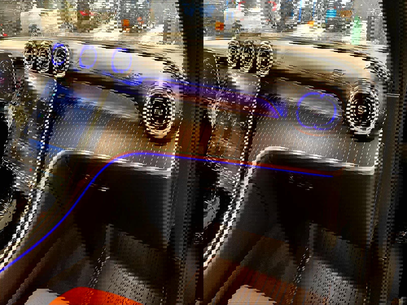 Used 2023 Mercedes-Benz GLC 300 4MATIC image 13