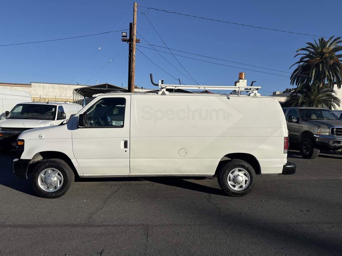 Used 2013 Ford E-150 and Econoline 150 image 2