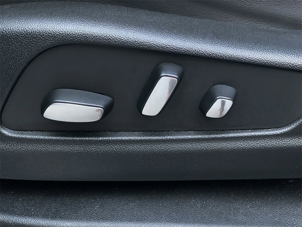 Certified 2025 Cadillac XT5 Premium Luxury image 23