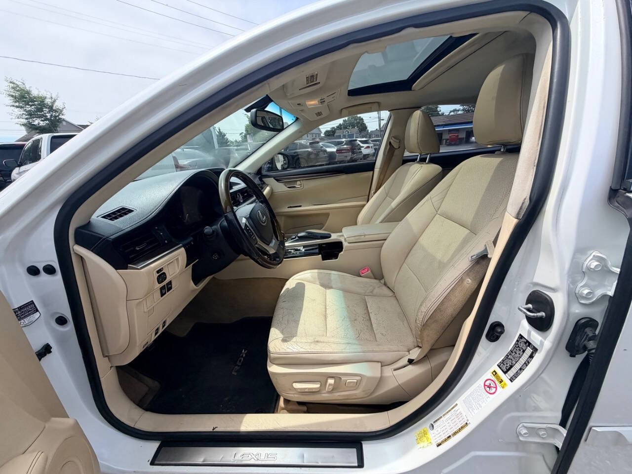 Used 2014 Lexus ES 350 w/ Luxury Package FWD image 25