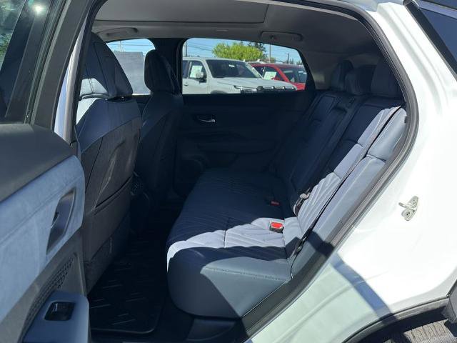 Certified 2025 Nissan Ariya Platinum image 27