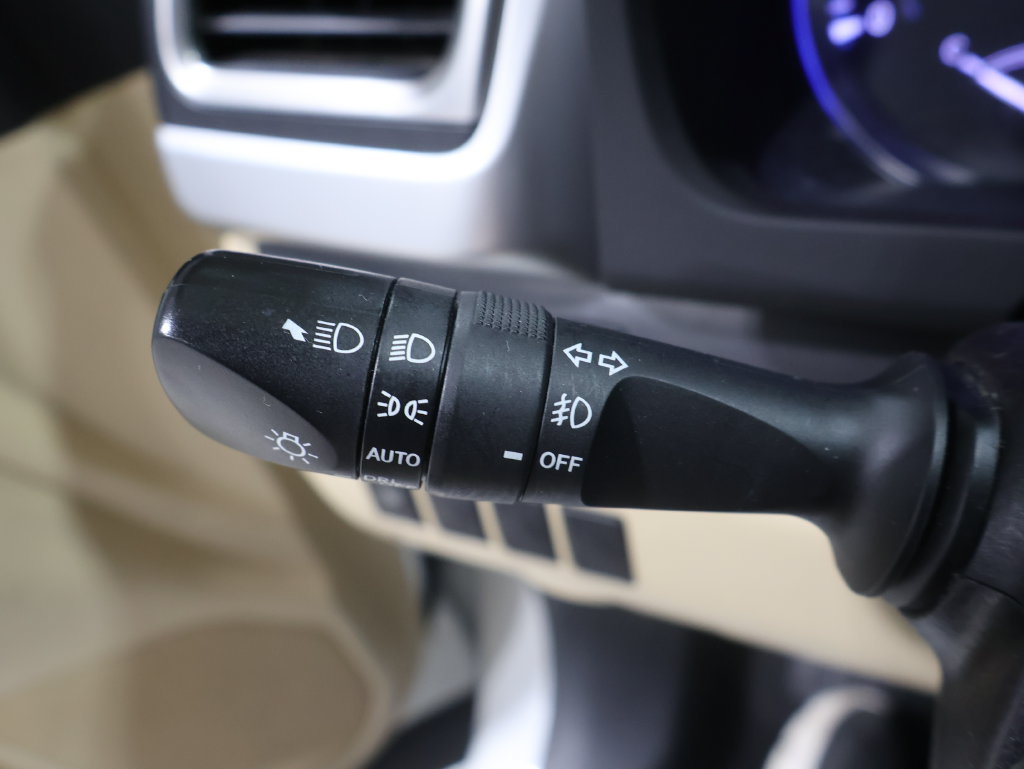 Used 2018 Toyota Highlander XLE AWD/4WD image 38