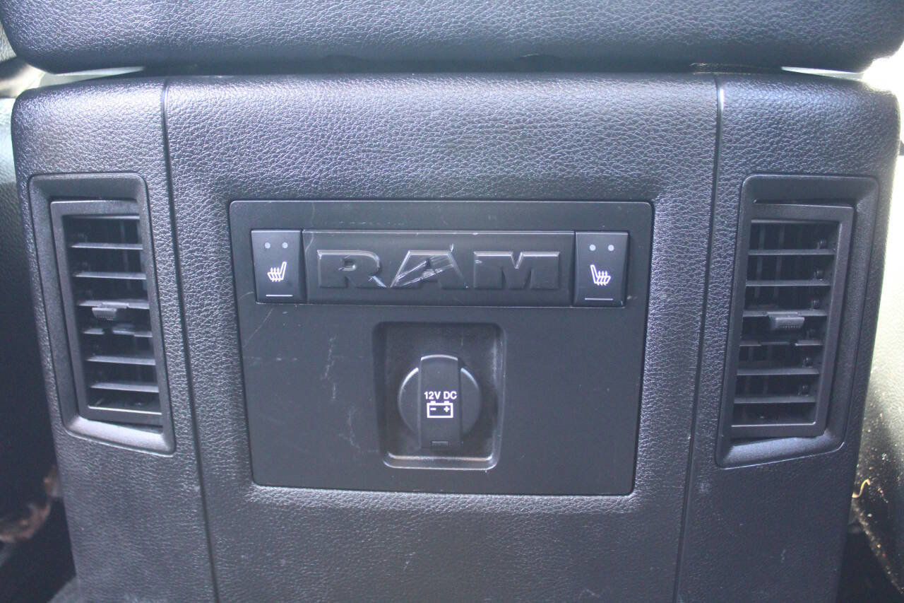 Used 2017 RAM 1500 Laramie w/ Convenience Group image 28