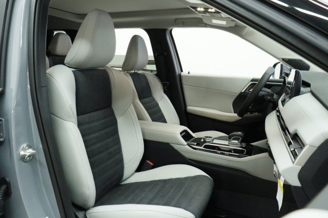 New 2026 Mitsubishi Outlander SE FWD image 18
