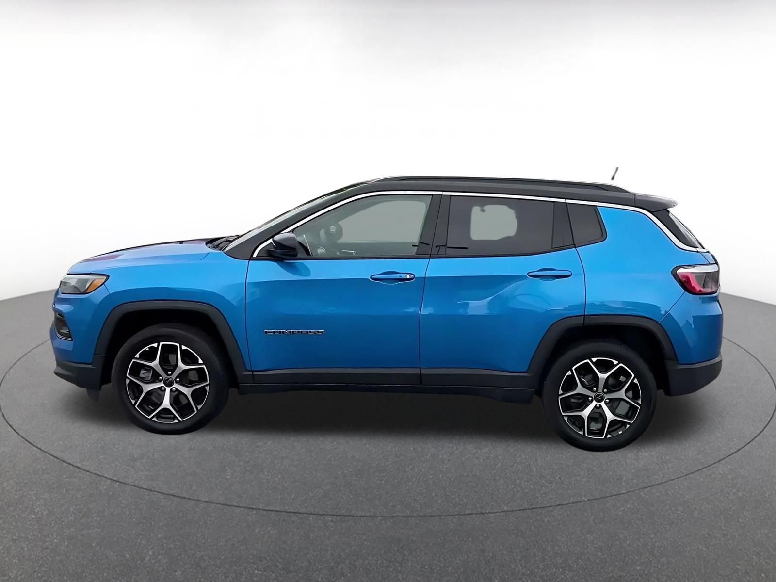 Used 2025 Jeep Compass Limited AWD/4WD image 8