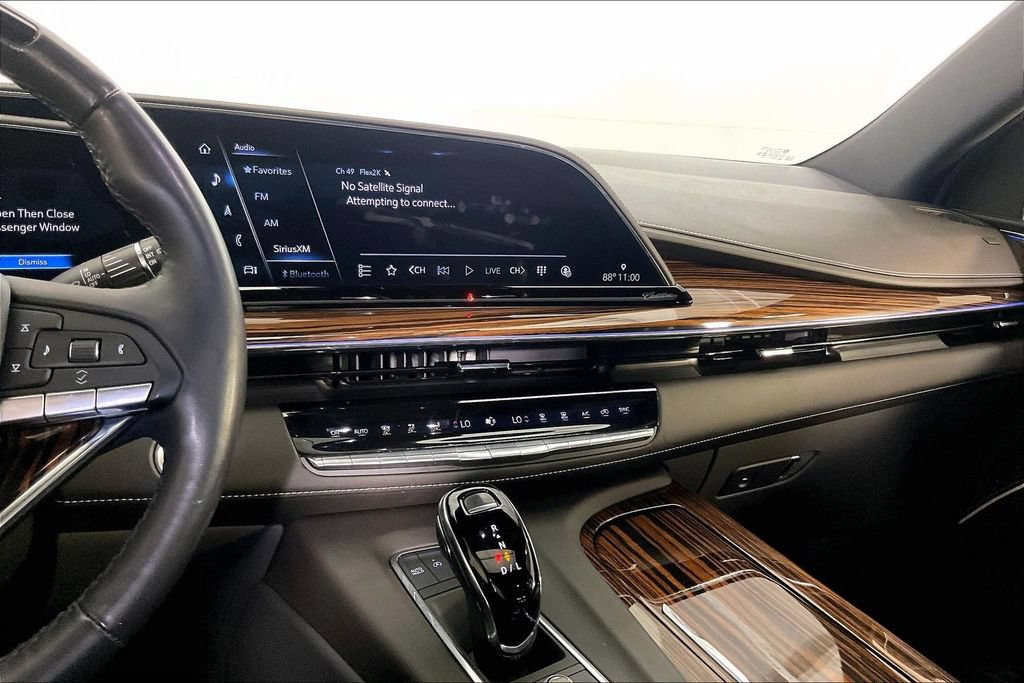 Used 2024 Cadillac Escalade ESV Premium Luxury AWD/4WD image 9
