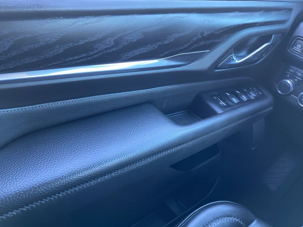 Used 2021 GMC Yukon Denali w/ Denali Premium Package image 28