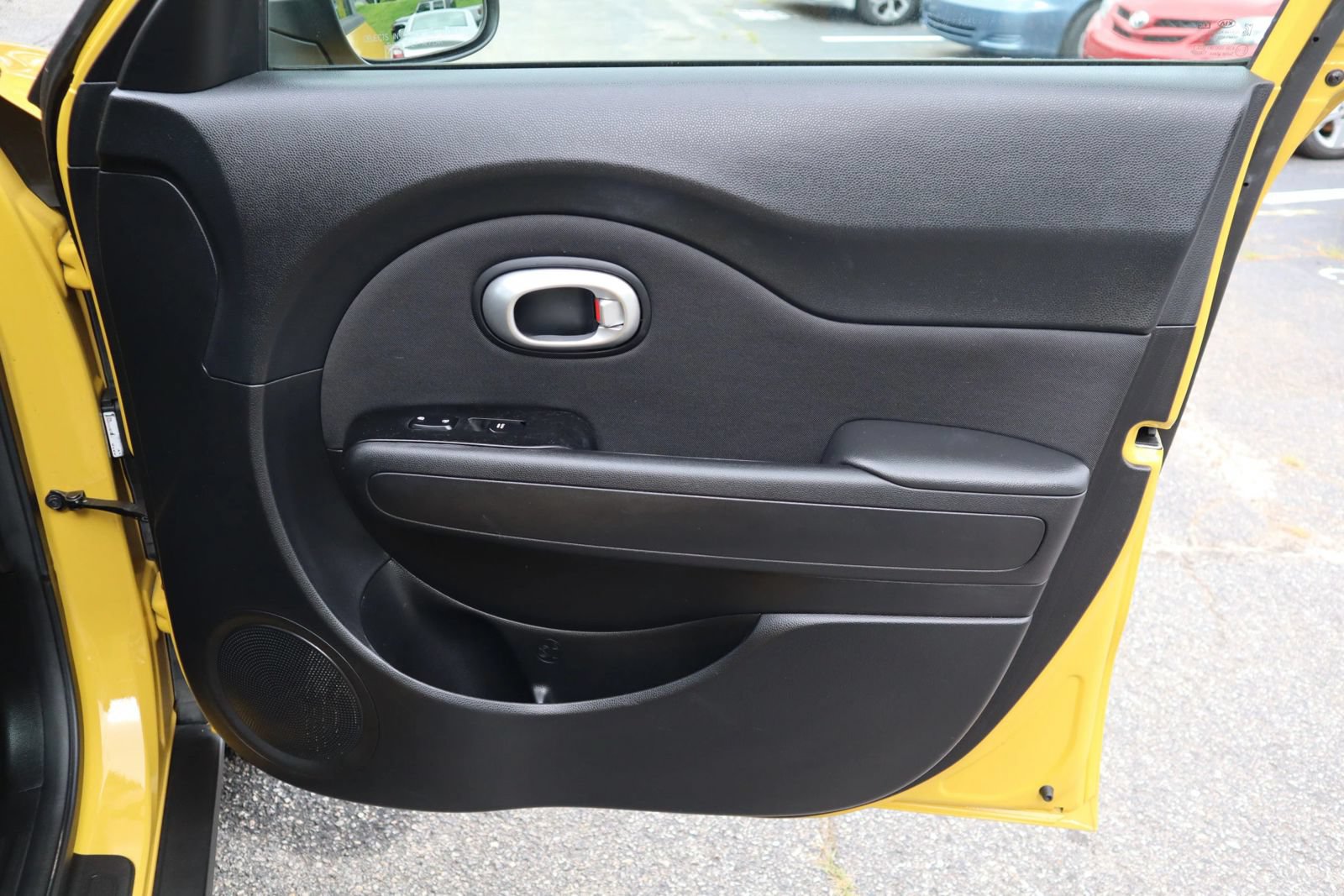 Used 2014 Kia Soul + FWD image 14