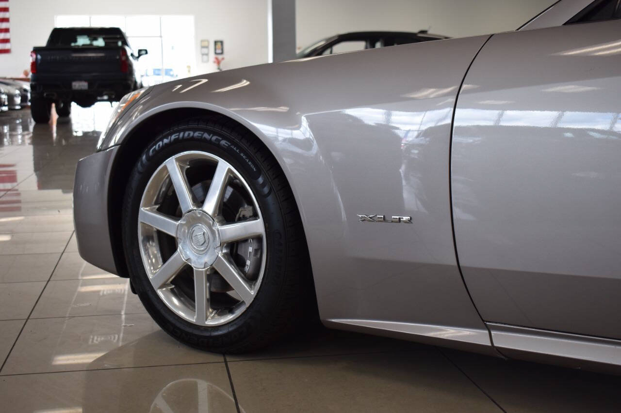 Used 2005 Cadillac XLR RWD image 21