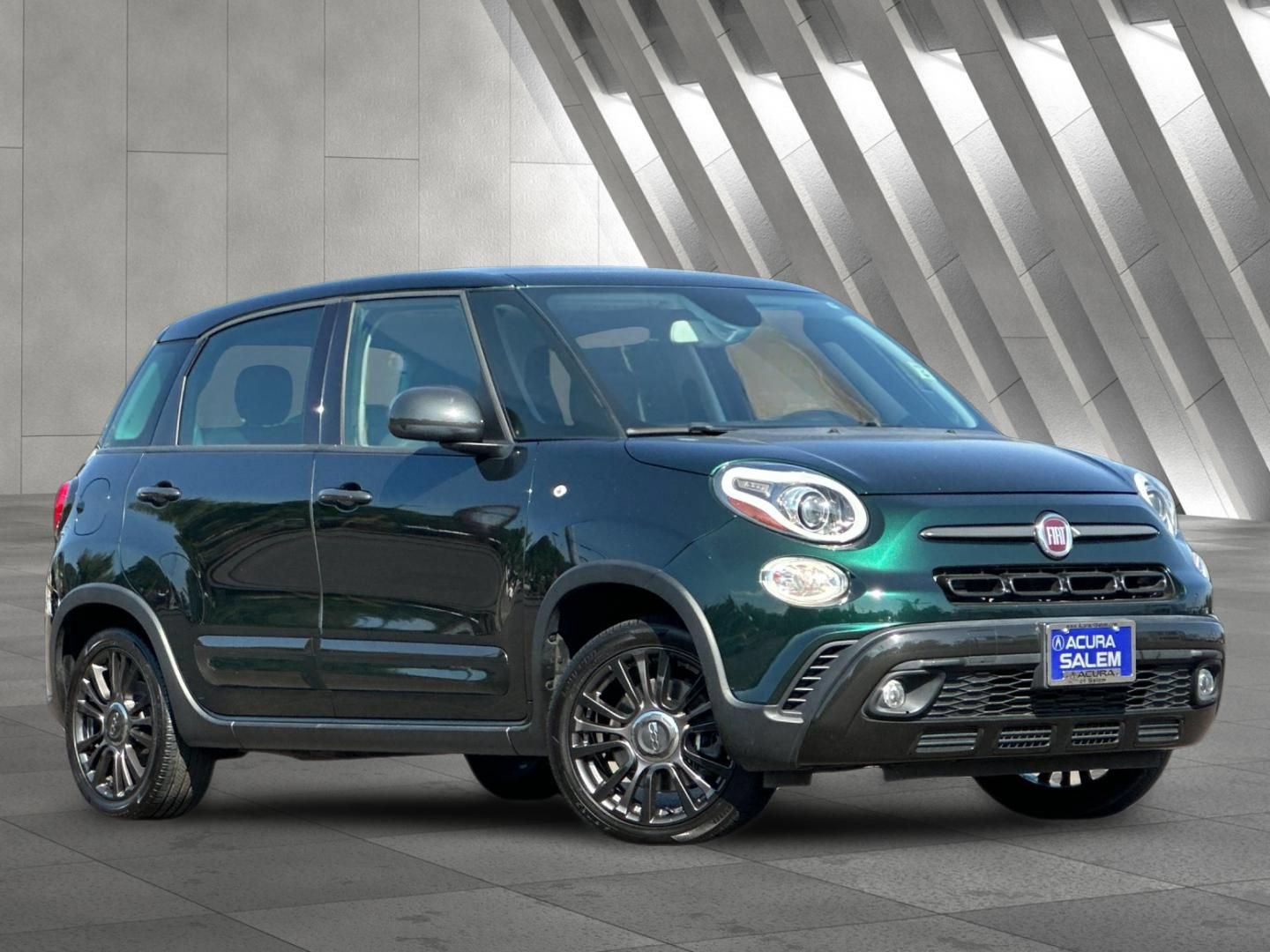 Used 2020 FIAT 500L Trekking w/ Popular Equipment Group FWD image 1