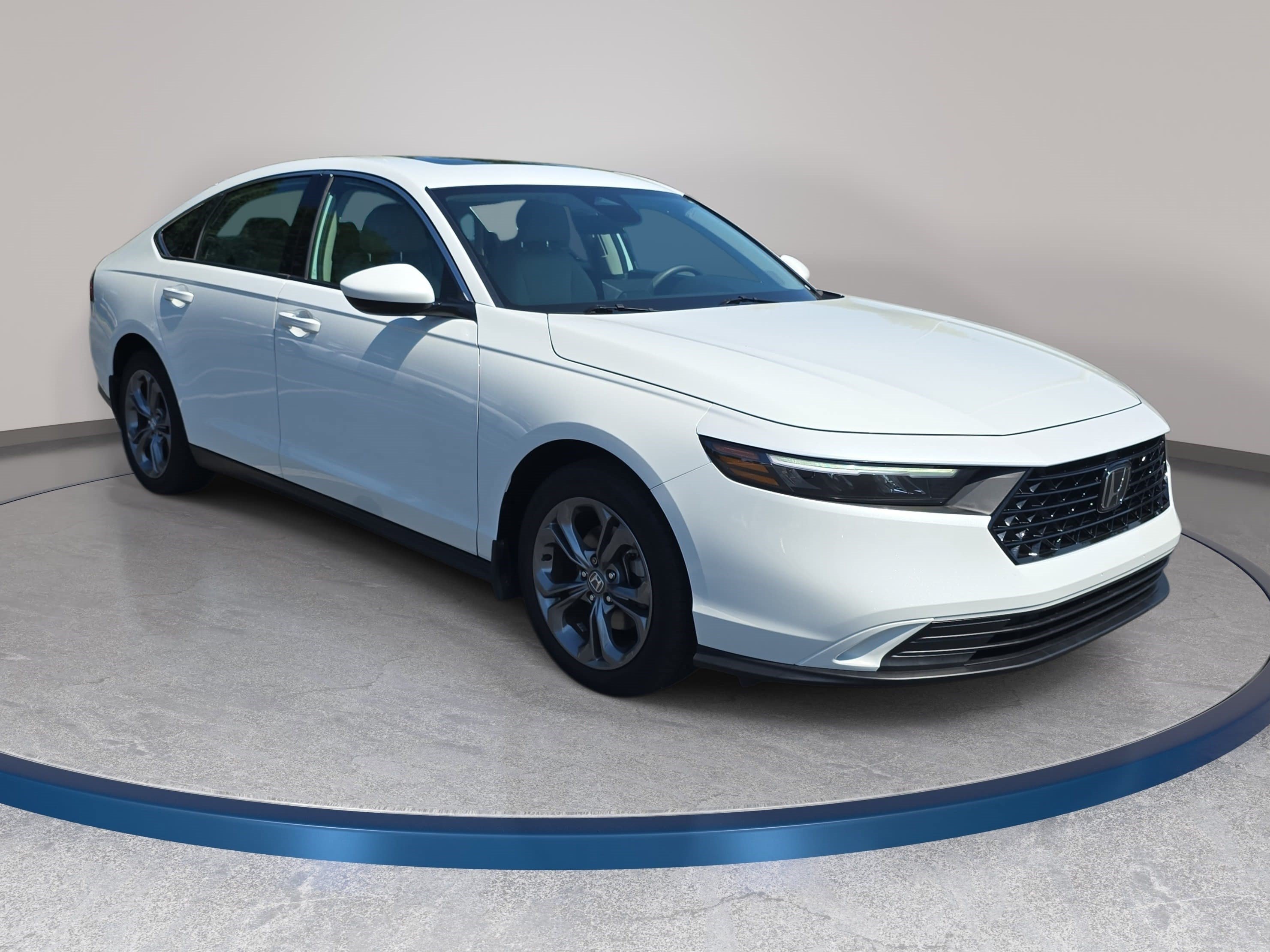 Used 2023 Honda Accord EX image 3