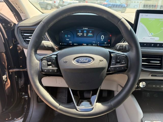 Used 2024 Ford Escape SE w/ PHEV Premium Package image 10