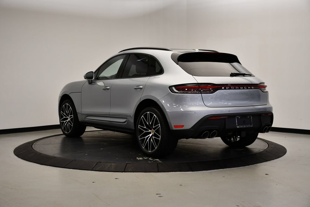 Certified 2026 Porsche Macan AWD/4WD image 3