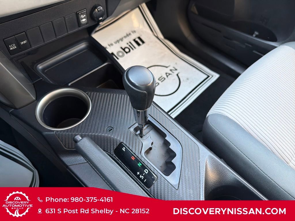 Used 2015 Toyota RAV4 LE image 18