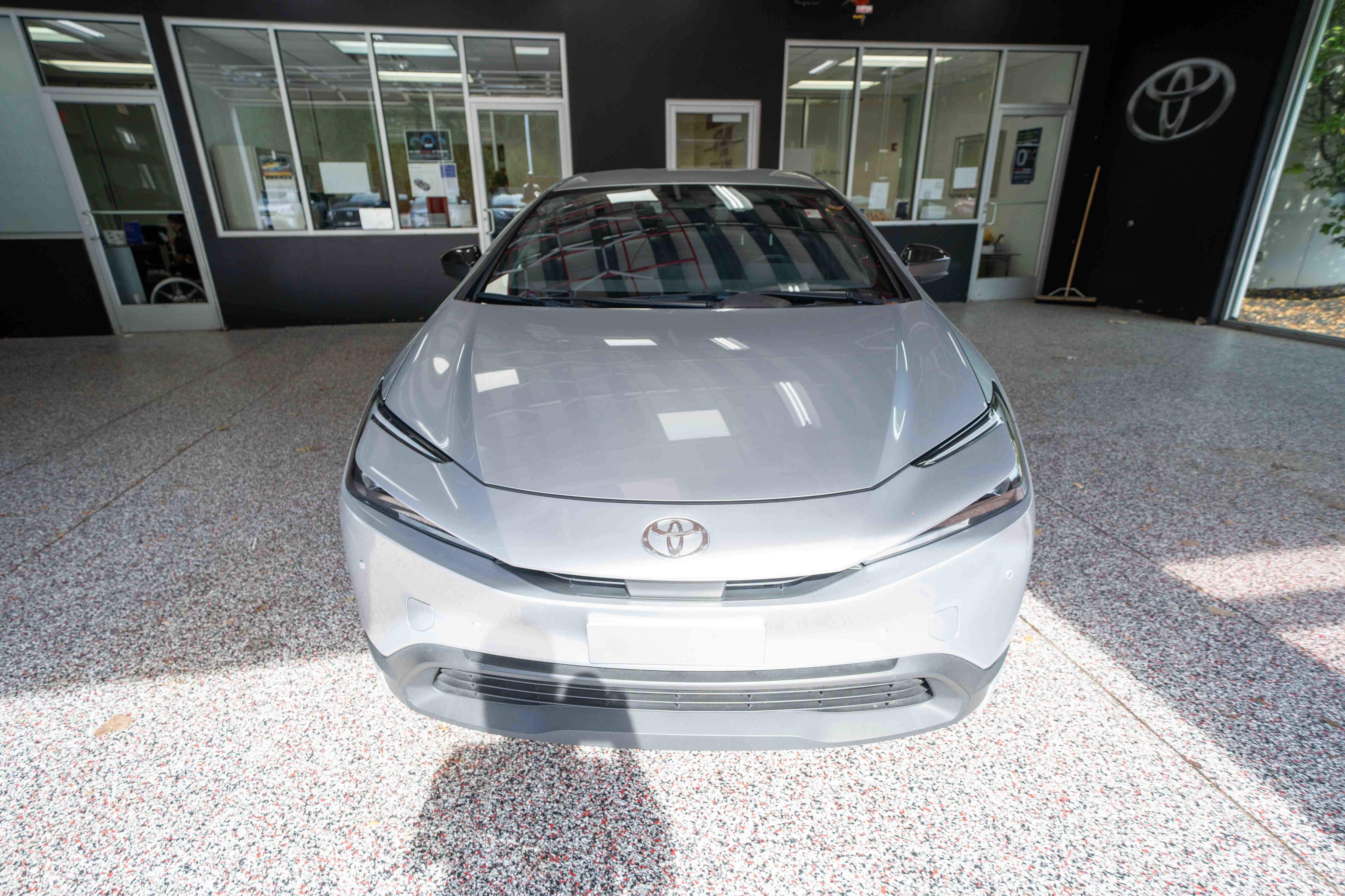 Used 2025 Toyota Prius LE FWD image 6