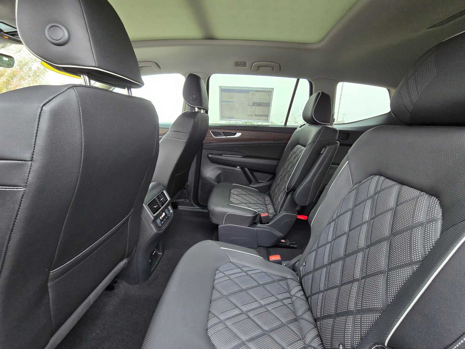 New 2026 Volkswagen Atlas SEL Premium R-Line AWD/4WD image 7