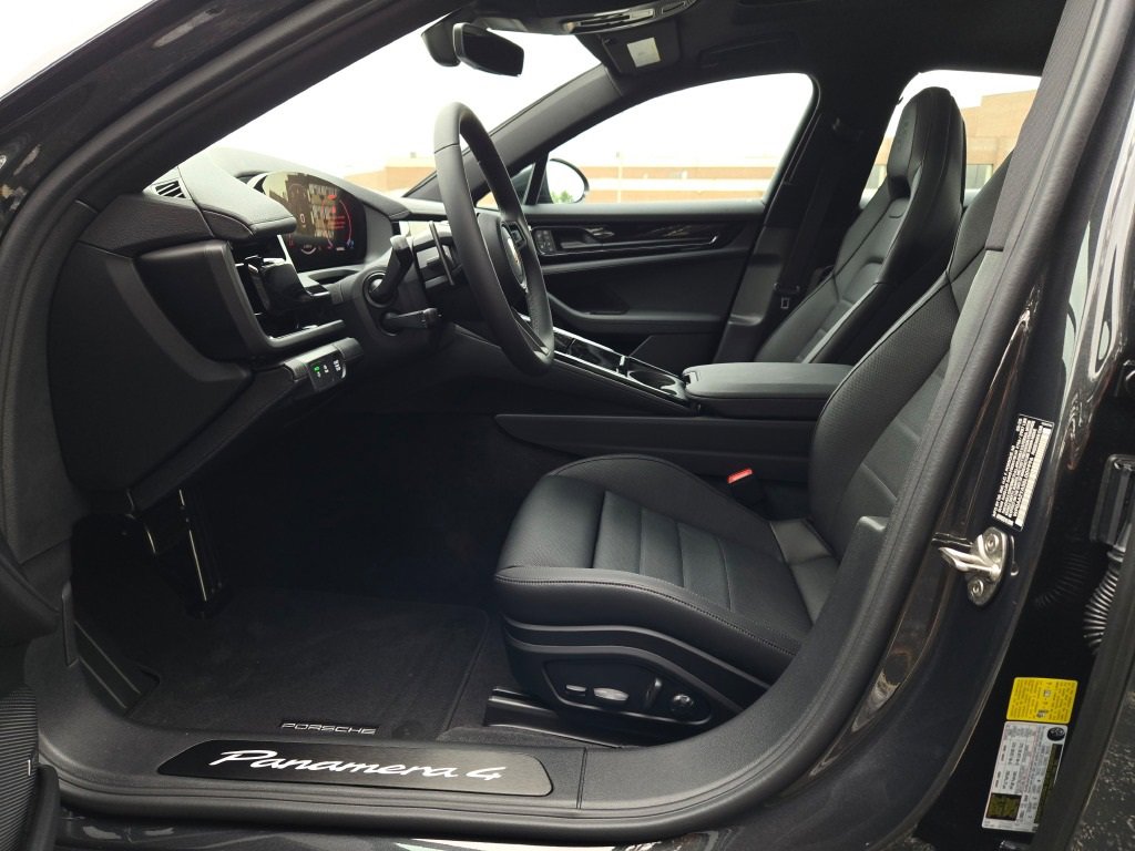 New 2025 Porsche Panamera 4 image 19