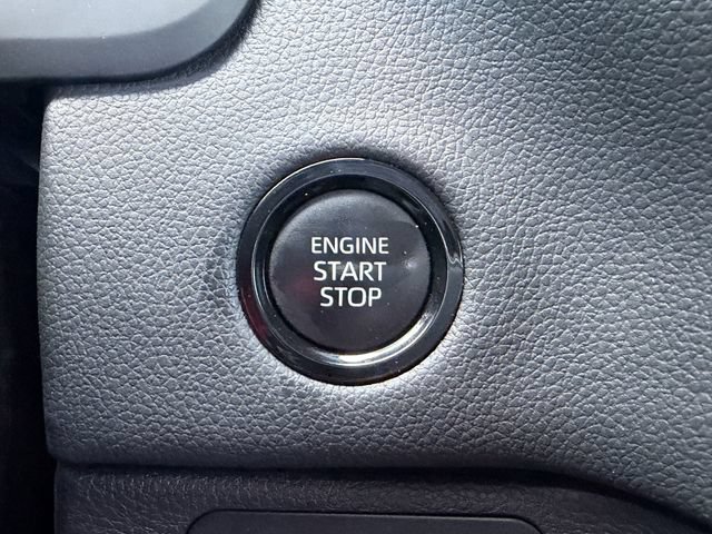 Used 2026 Toyota Tundra Limited AWD/4WD image 18