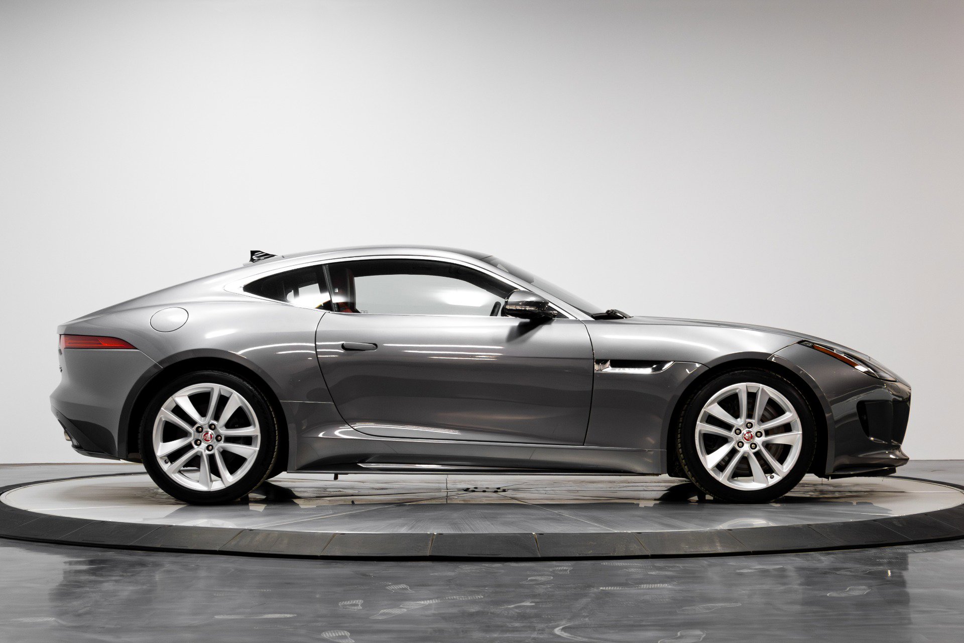 Used 2016 Jaguar F-TYPE S image 14