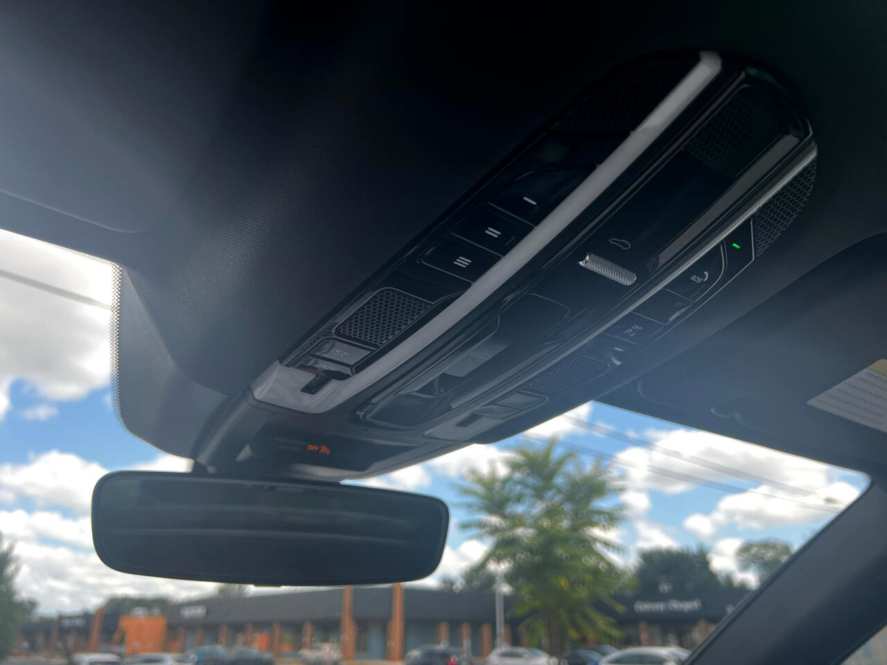 Used 2021 Porsche Cayenne image 19