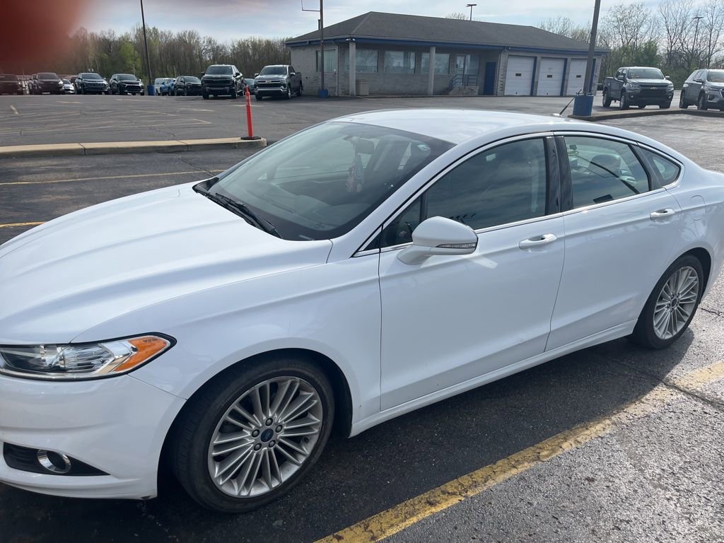 Used 2015 Ford Fusion SE w/ Equipment Group 202A FWD image 3