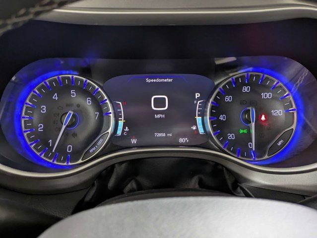 Used 2023 Chrysler Pacifica Touring-L FWD image 28