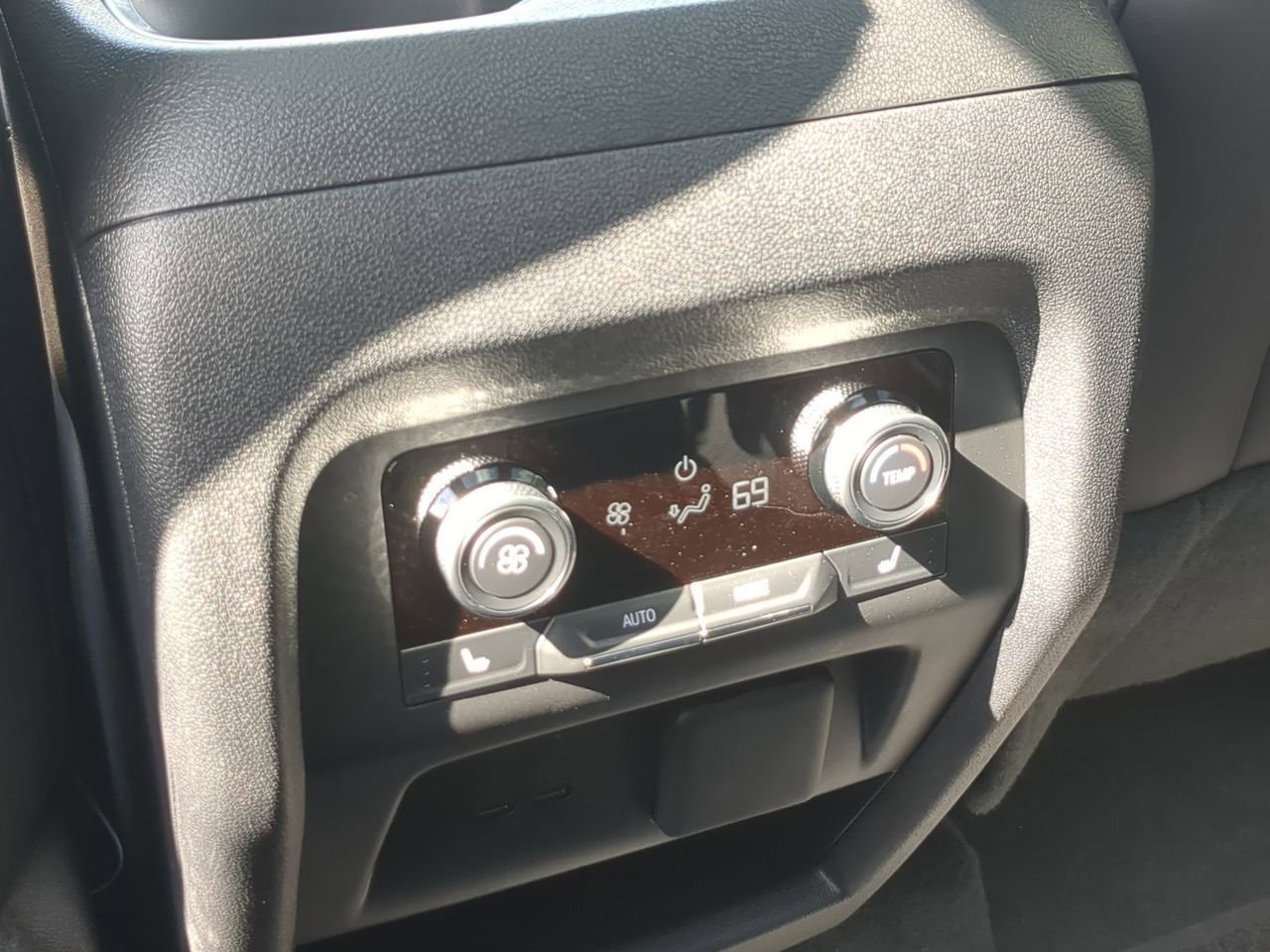 Used 2025 Buick Enclave Avenir w/ Super Cruise Package image 22