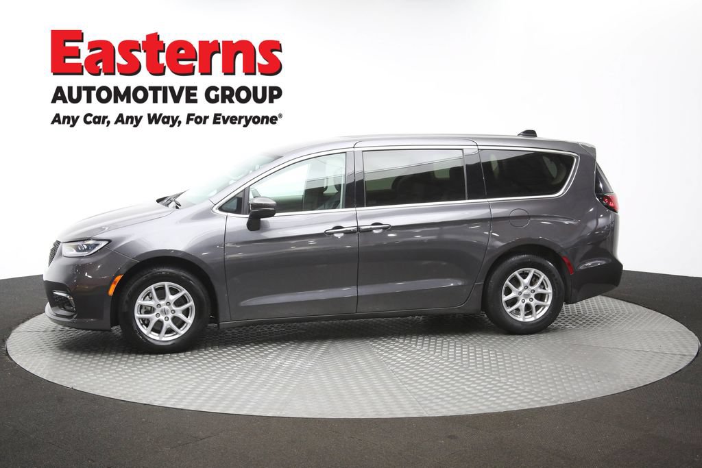 Used 2023 Chrysler Pacifica Touring-L FWD image 60