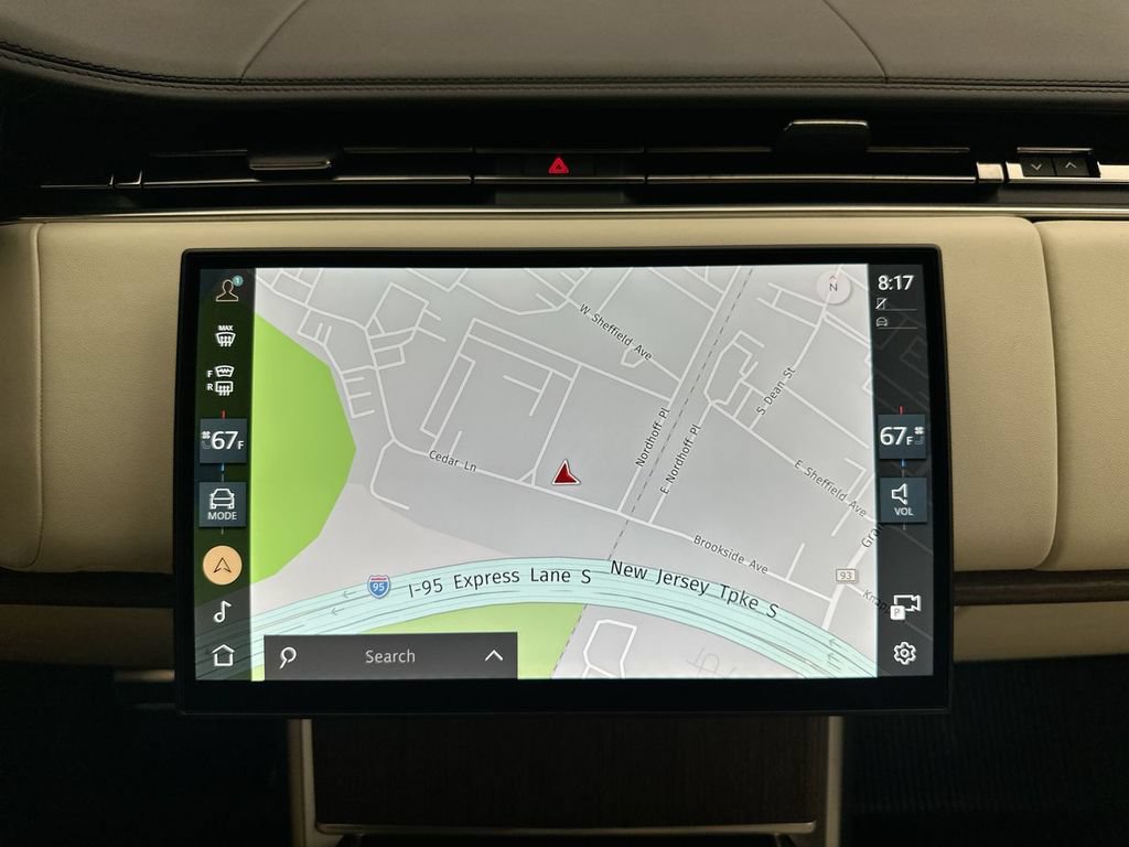 Certified 2025 Land Rover Range Rover SE AWD/4WD image 29