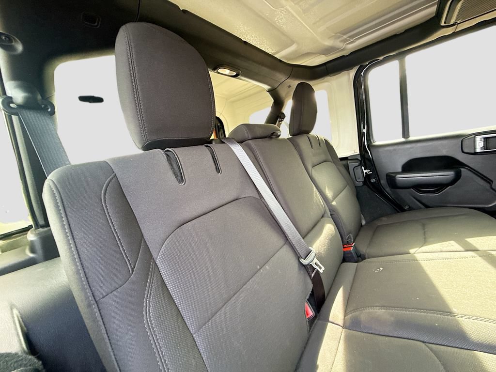 Used 2023 Jeep Wrangler Unlimited w/ Cold Weather Group AWD/4WD image 31