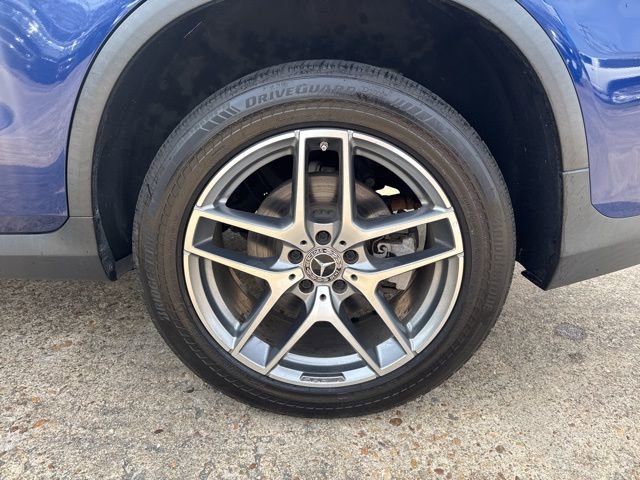 Used 2018 Mercedes-Benz GLC 300 4MATIC image 32