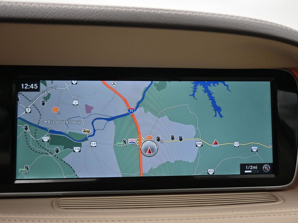 Used 2017 Mercedes-Benz S 550 Sedan w/ Premium Package image 18