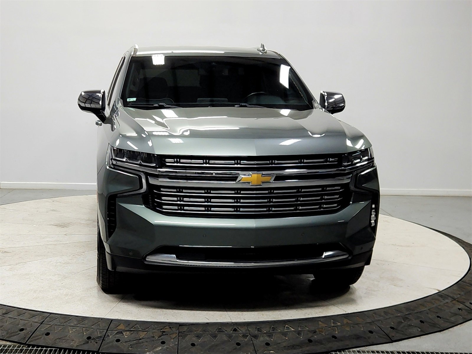 Used 2023 Chevrolet Tahoe Premier image 2